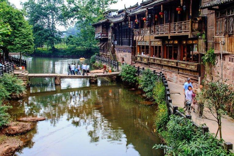 《仙剑四》开播，鞠婧祎和陈哲远平番，杨紫被指“躺着”背锅？